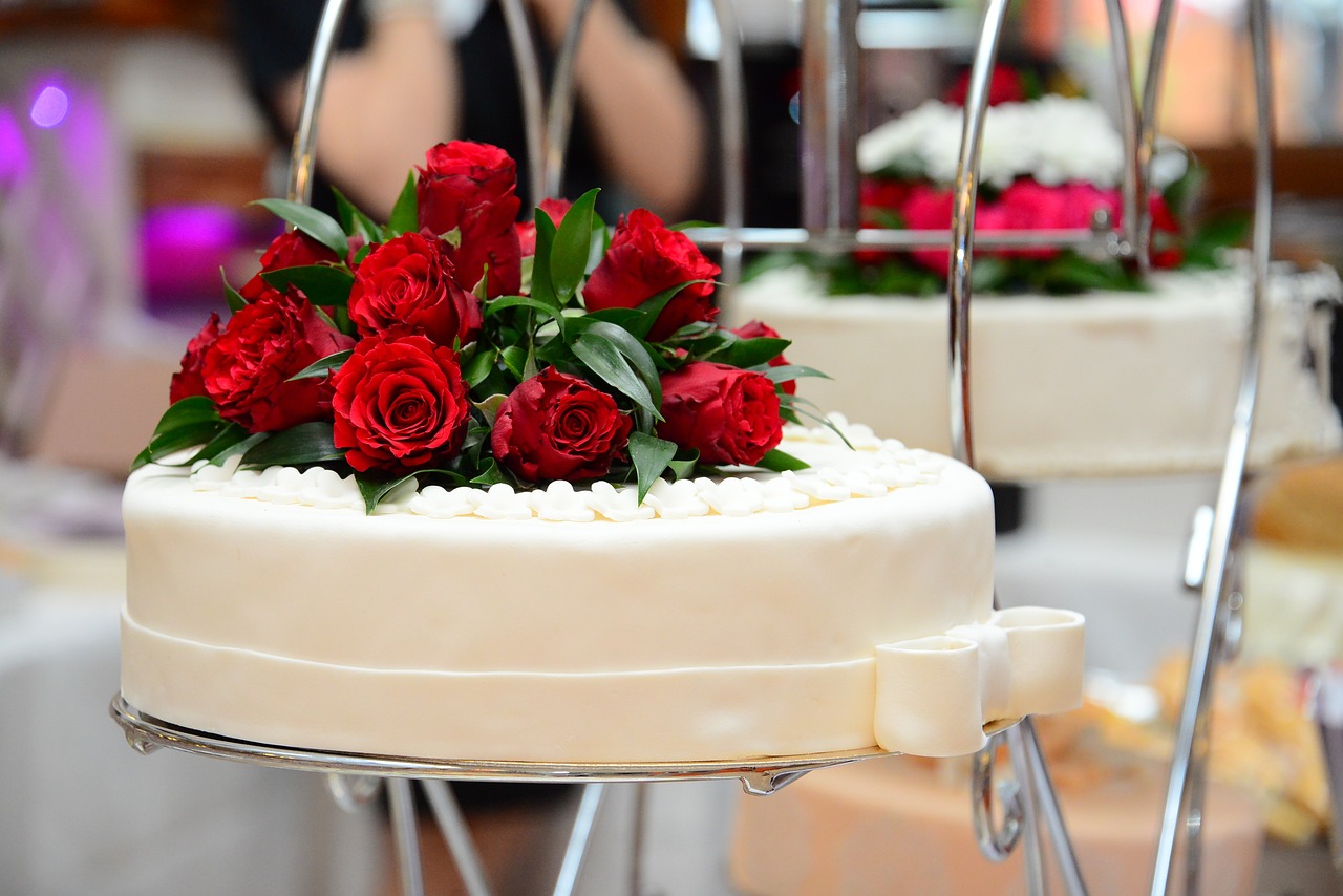 Jak zrobić tort weselny z pomocą własnych rąk