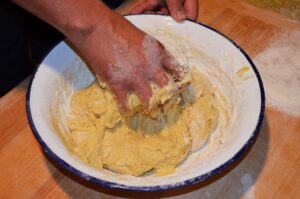 Przepis na wyjątkowe pierogi z jagodami: Słodki raj w Twoim talerzu