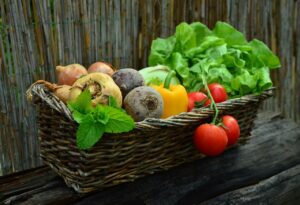 Dlaczego warto stosować dietę wegetariańską?